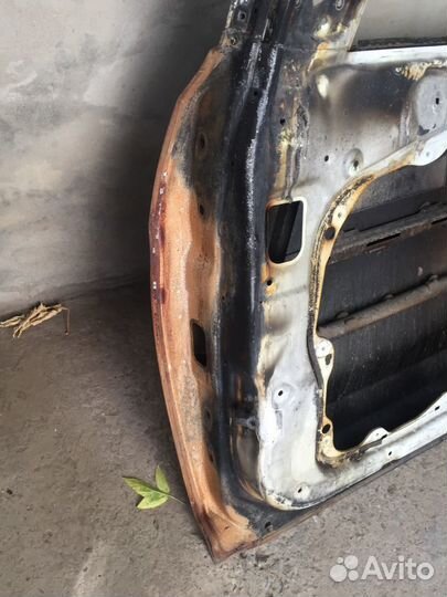 Дверь передняя правая Хендай Гранд Санта Фе