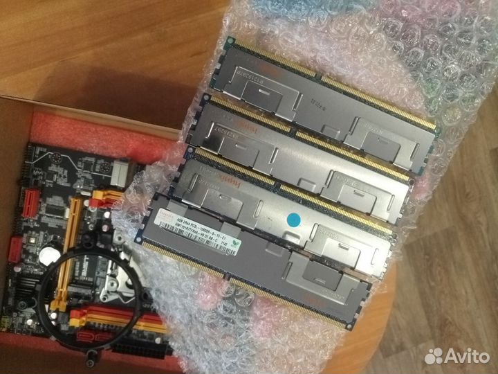 Материнская плата с процессором и памятью xeon