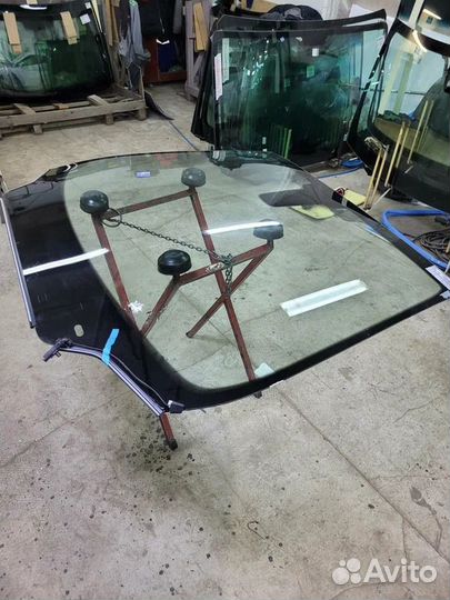 Лобовое стекло Toyota Camry 50 с установкой