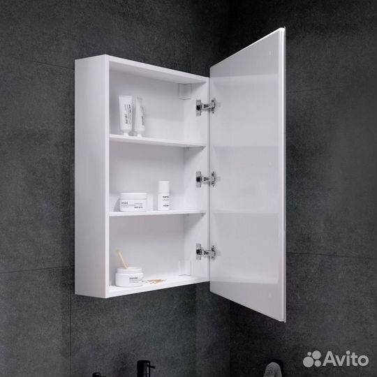 Зеркальный шкаф в ванную Квадро