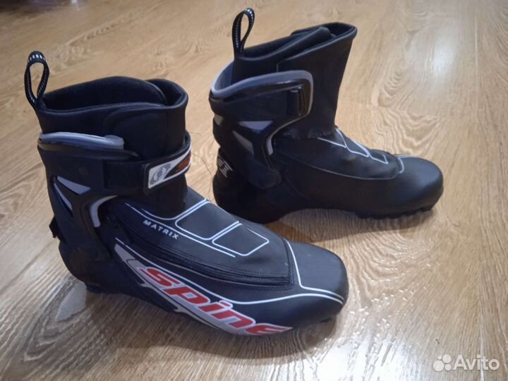 Ботинки лыжные salomon 42размер