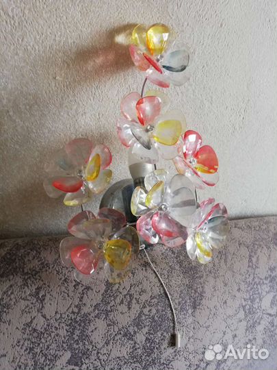 Светильник настенный со светодиодной лампой