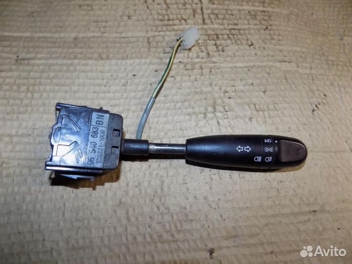 Переключатель поворотов подрулевой Aveo (T250) 200