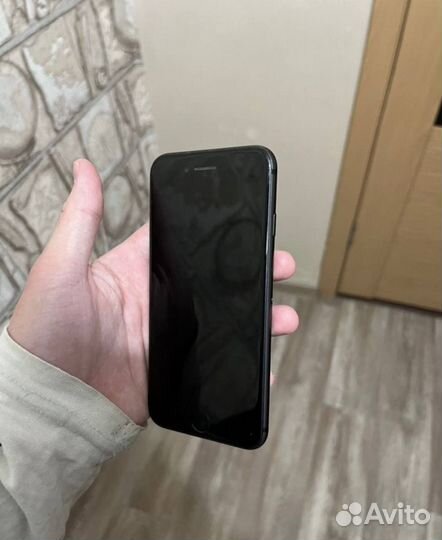 iPhone 8, 64 ГБ