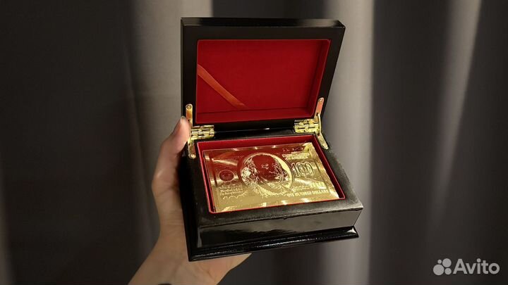 Игральные карты золотые