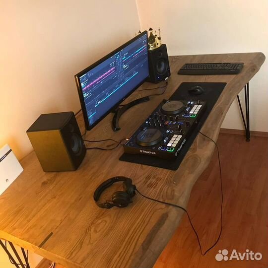 Компьютерный стол лофт из массива