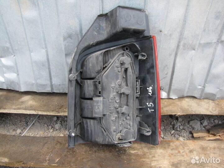 Фонарь левый Volkswagen Transporter T5