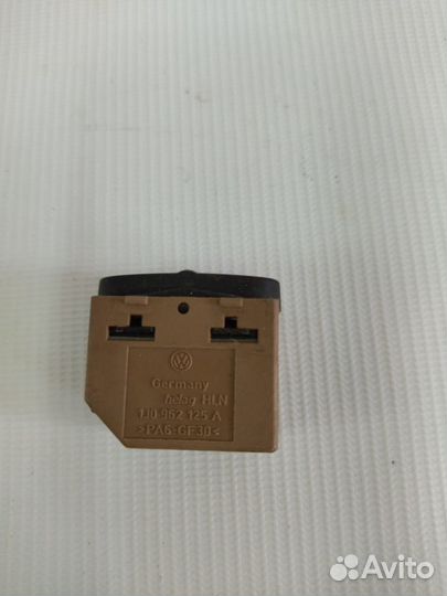 Кнопка центрального замка Passat B5