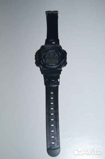 Продаю часы электронные