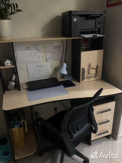 Компьютерный стол