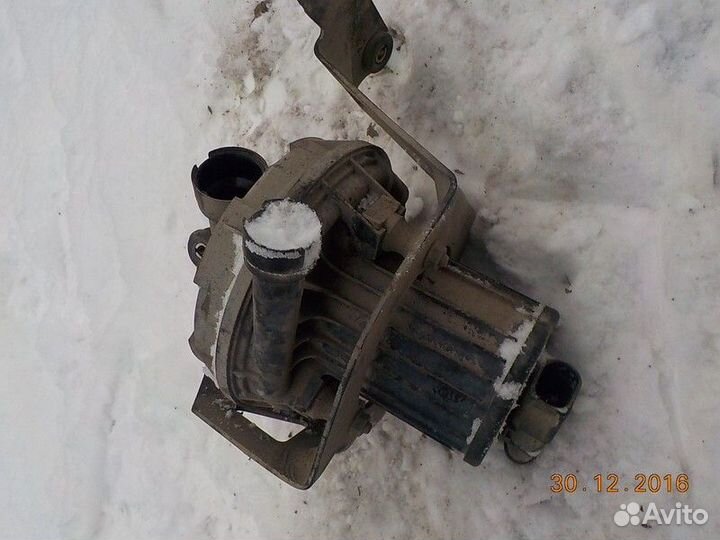 Насос воздушный Volkswagen Touareg AXQ 4.2 2004