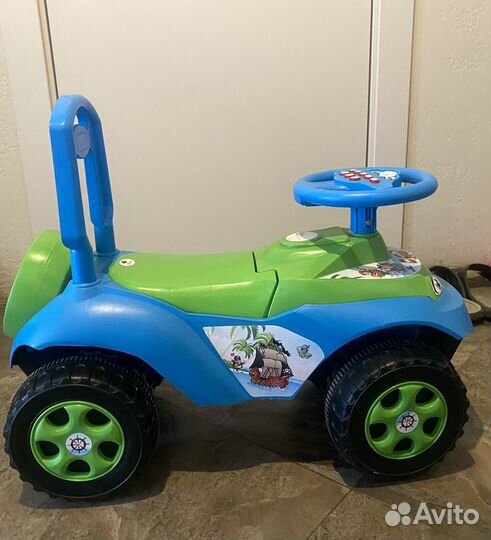 Машинка каталка толокар