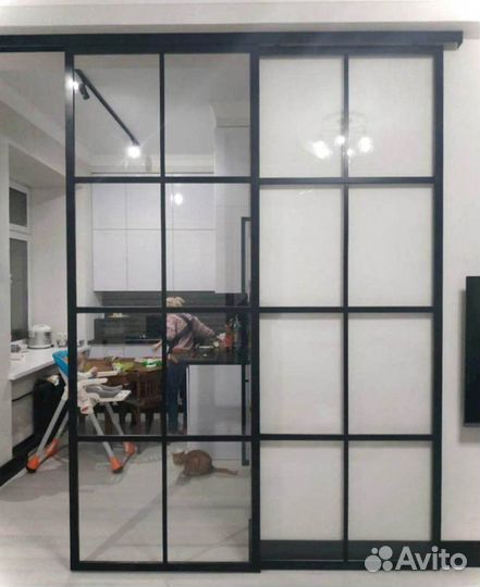 Раздвижная перегородка с матовым стеклом