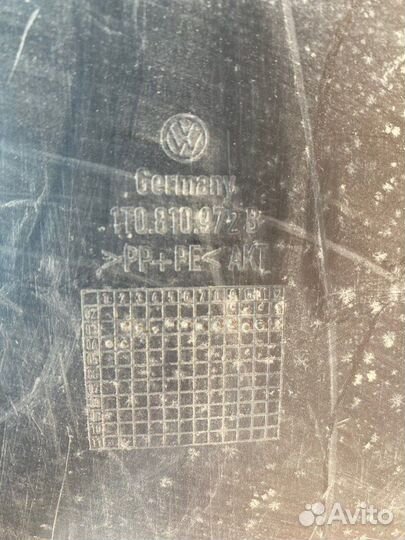 Подкрылок задний правый Vw Touran minivan BSE 2006