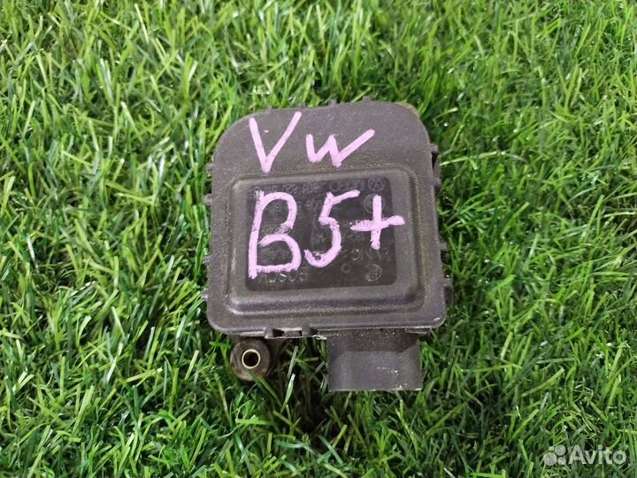 Моторчик заслонки печки Volkswagen Passat (B5) V