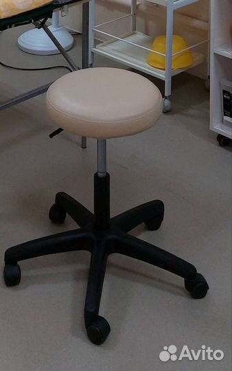 Стул для косметолога, массажиста