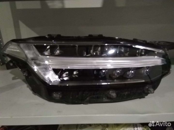Фары оригинальные Volvo XC90 б/у