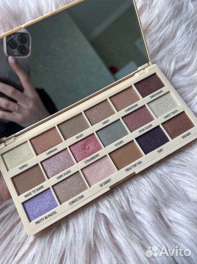 Палетка Revolution тени