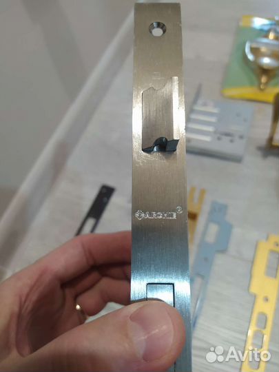 Замки накладки стучалки двери ручки планки