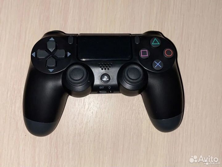 Геймпад Dualshock 4