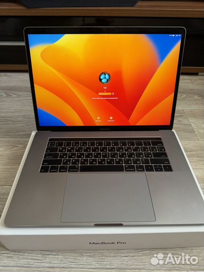 Apple MacBook Pro 15 2017 touch bar