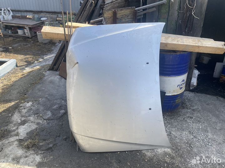 Капот на toyota carina