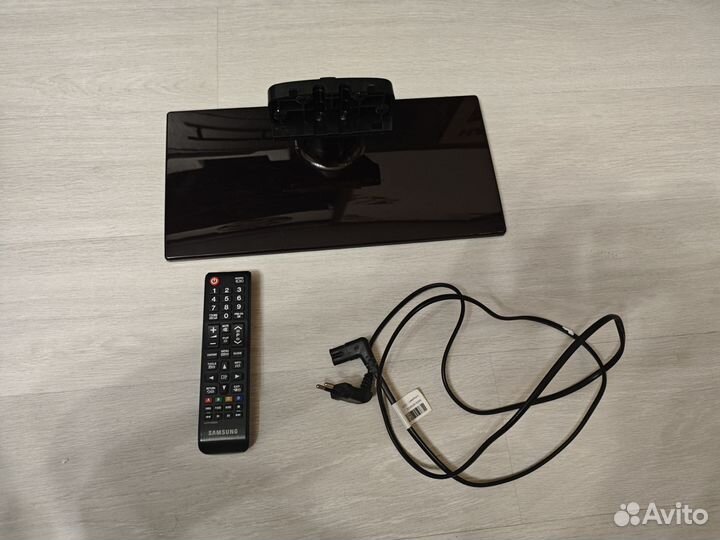 Телевизор Samsung UE26EH4030W