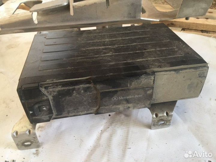 CD-Чейнджер Mercedes S W220 1998 -2005