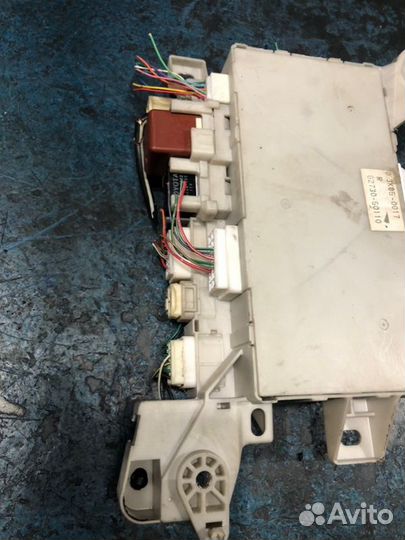 Блок предохранителей правый Lexus Ls430 UCF30