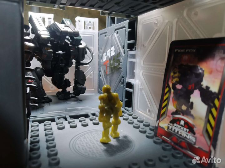 Фигурка меха Pocket Titans 