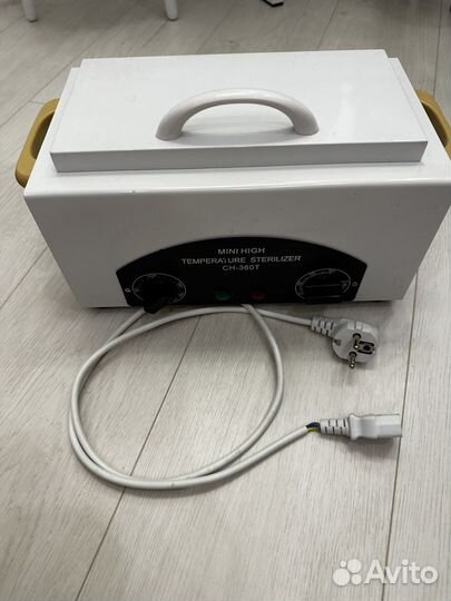 Сухожаровый шкаф для маникюрных инструментов