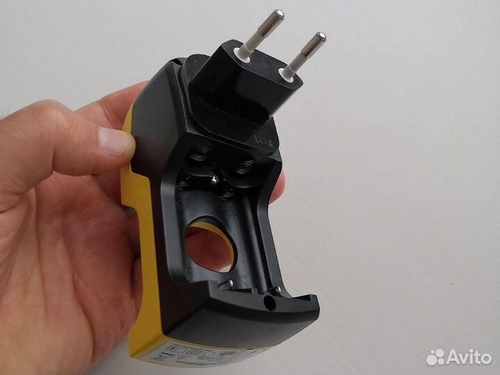 GP зарядное устройство для батареек