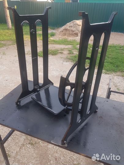 Станина под швейную машинку