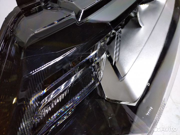 Фара Mitsubishi Outlander 2015-2022