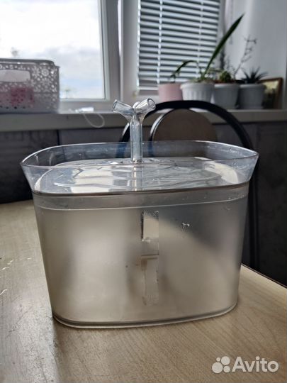 Фонтан поилка для кошек