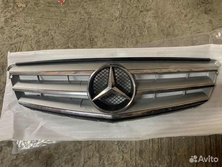 Решетка Радиатора mb w204 c-clas AMG-обвес