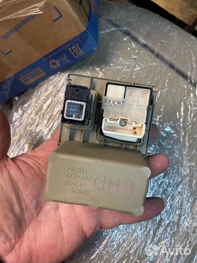 Накладка декаративная тайота рав 4