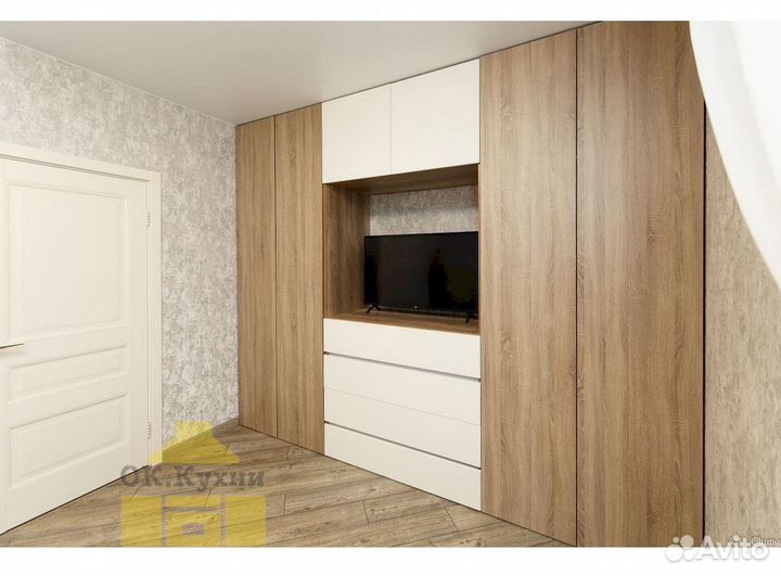 Дверный шкаф