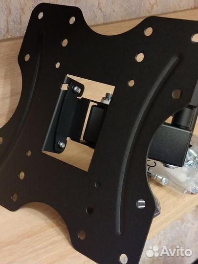 Кронштейн для телевизора поворотный