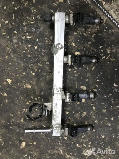 Топливная рампа Опель Астра J