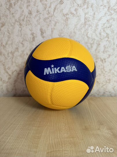 Волейбольный мяч mikasa v300w
