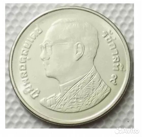 Монета 1 бат Тайланд