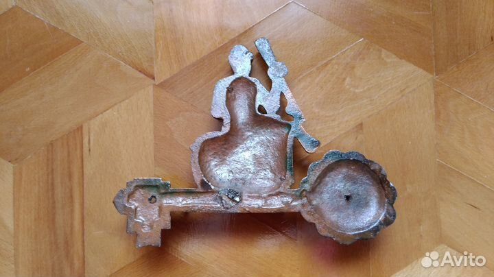 Вешалки металлические