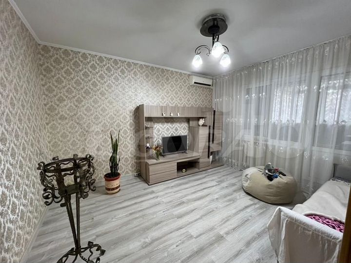 2-к. квартира, 52 м², 1/9 эт.