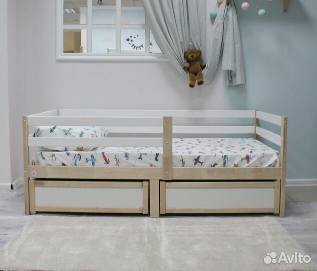 Детская кровать с бортиком
