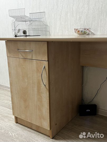 Письменный стол