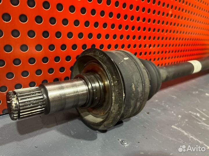 Полуось задняя (приводной вал, шрус) Mercedes-Benz