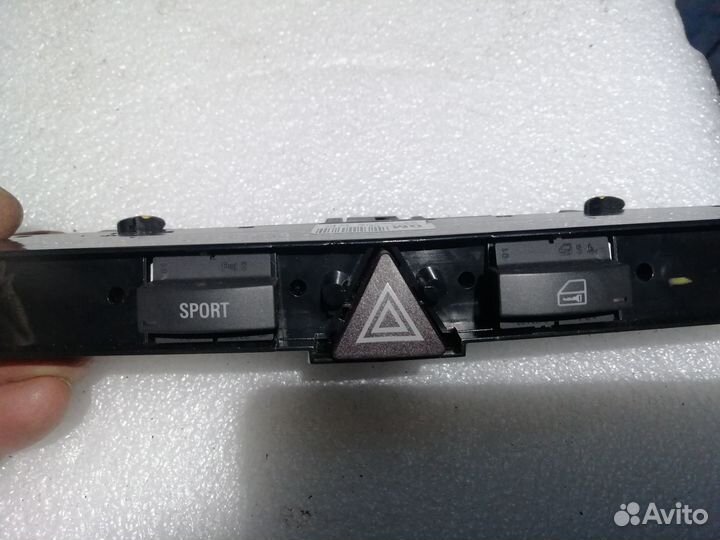 Кнопка аварийки Opel Astra H Zafira B