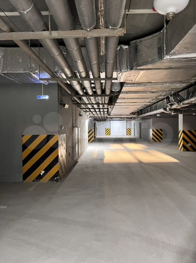 Машиноместо, 20 м²