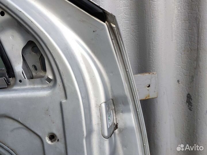 Дверь передния левая на Volkswagen Golf 4